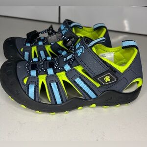 Kamik Crab Sandal Kid’s Toddler Size 11 LIKE NEW.